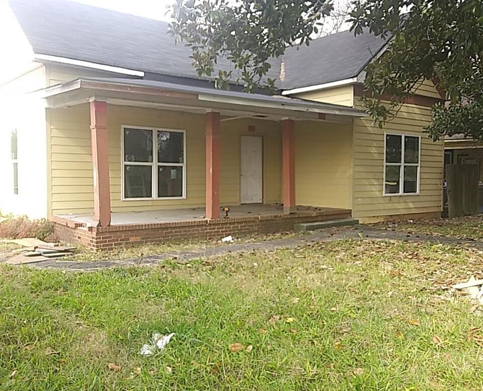 518 Harper Avenue Southeast Rome, GA 30161 - Photo 1 of 1 front view of a house with a yard