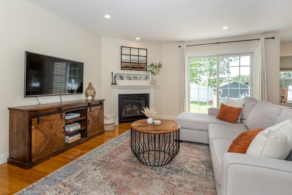 14 Endicott Place, Unit 14 Canton, MA 02021 - Photo 5 of 23