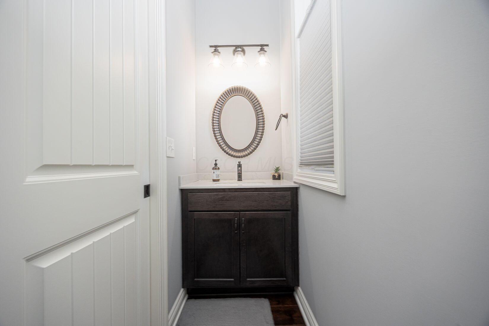 4908 South Section Line Road Delaware, OH 43015 - Photo 9 of 99 Powder room