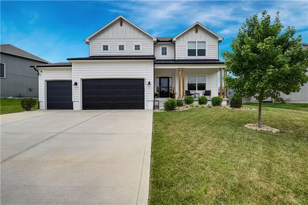 $625,000 | 6613 Northwest 106th Street, Kansas City, MO 64154