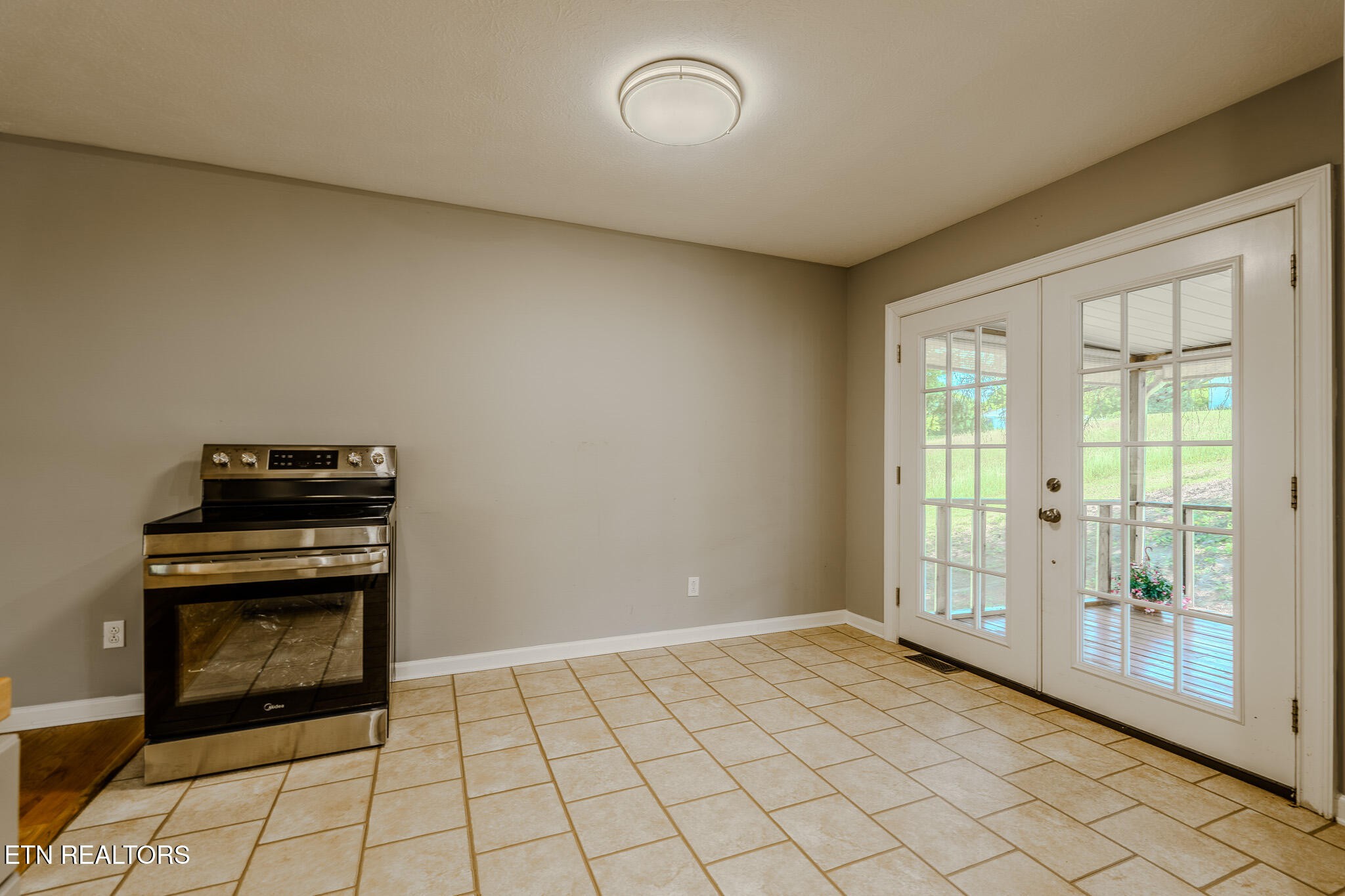8544 Pedigo Road Powell, TN 37849 - Photo 25 of 35