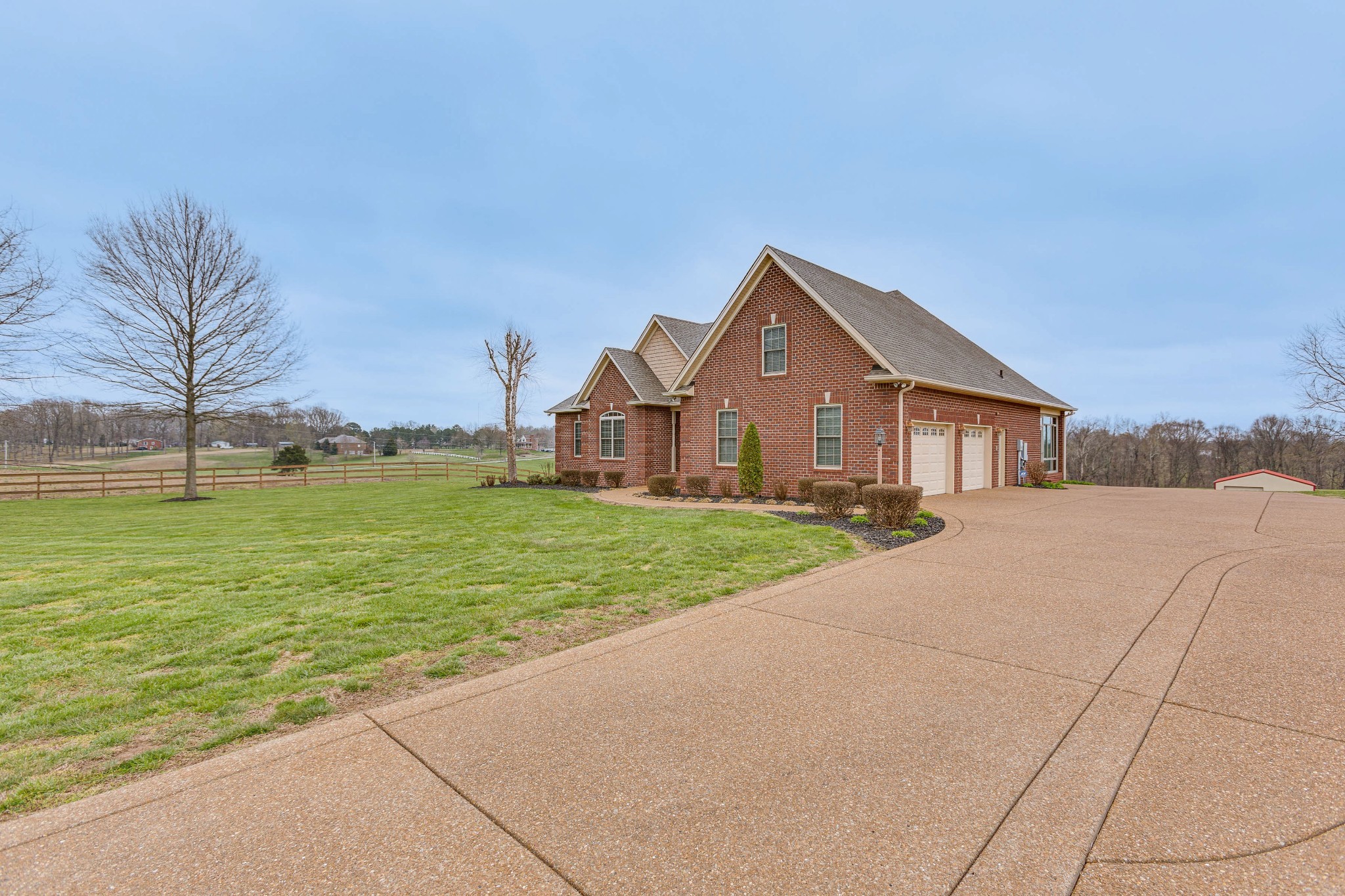 1632 Lawrence Lane Springfield, TN 37172 - Photo 4 of 51 a front view of a house with garden