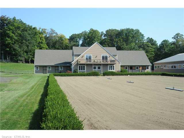 a view of house with garden