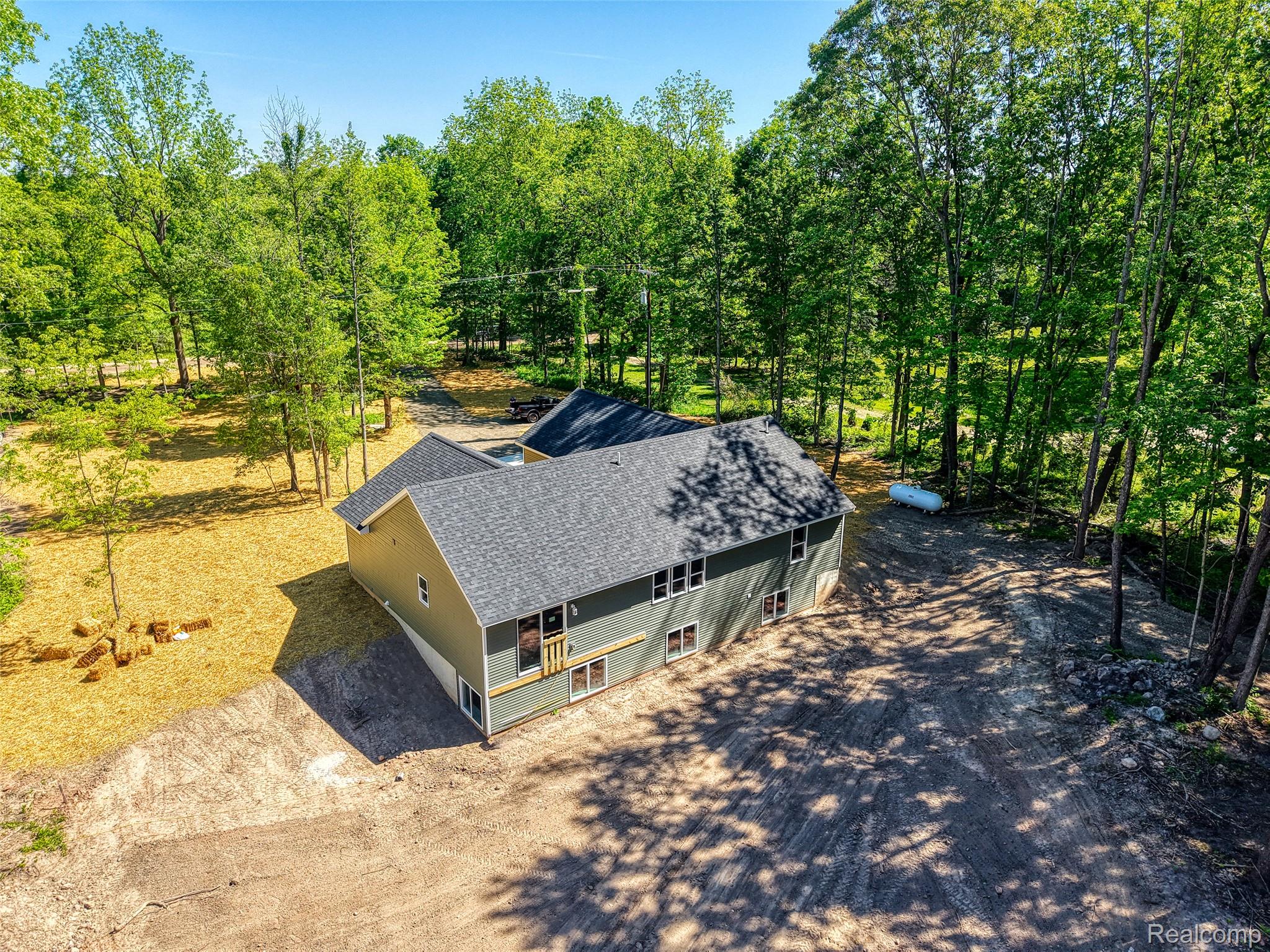 10551 West Allen Road Fowlerville, MI 48836 - Photo 26 of 34 DJI_20260603110546_0437_D_4.jpg