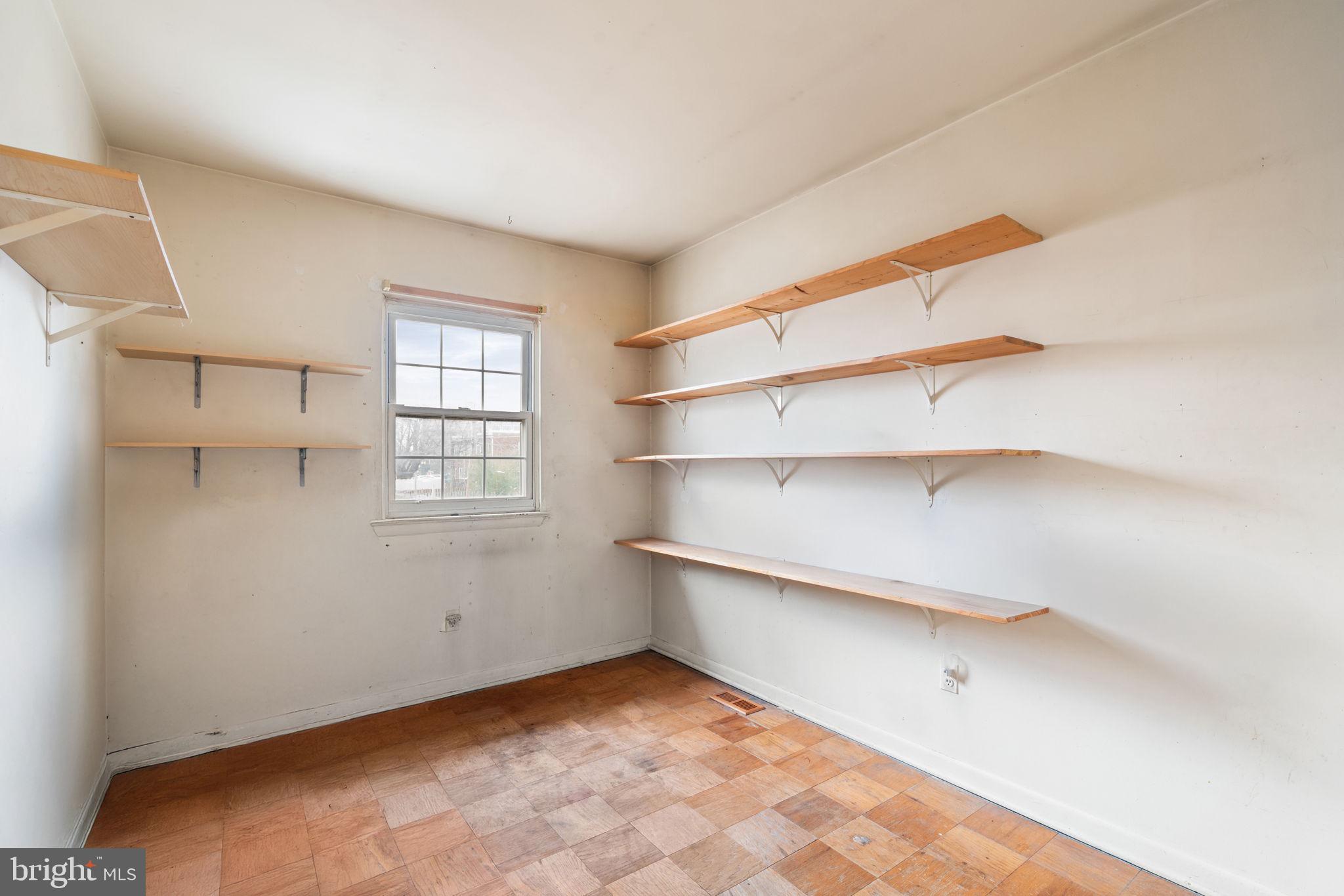 1004 Colonial Avenue Alexandria, VA 22314 - Photo 15 of 21 Bedroom 3