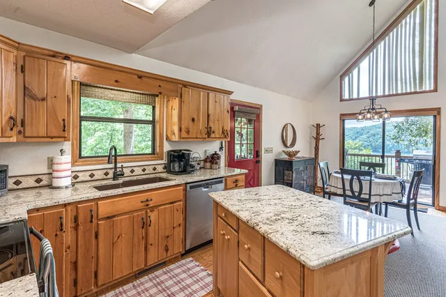 $379,000 | 40 White Cloud Drive, Murphy, NC 28906