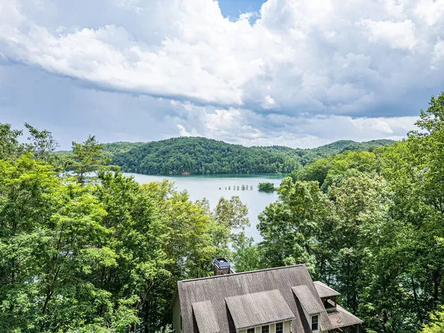 $379,000 | 40 White Cloud Drive, Murphy, NC 28906