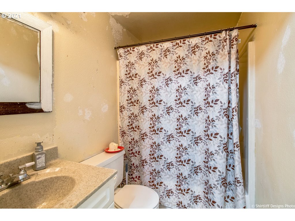 6758 A Street Springfield, OR 97478 - Photo 12 of 24