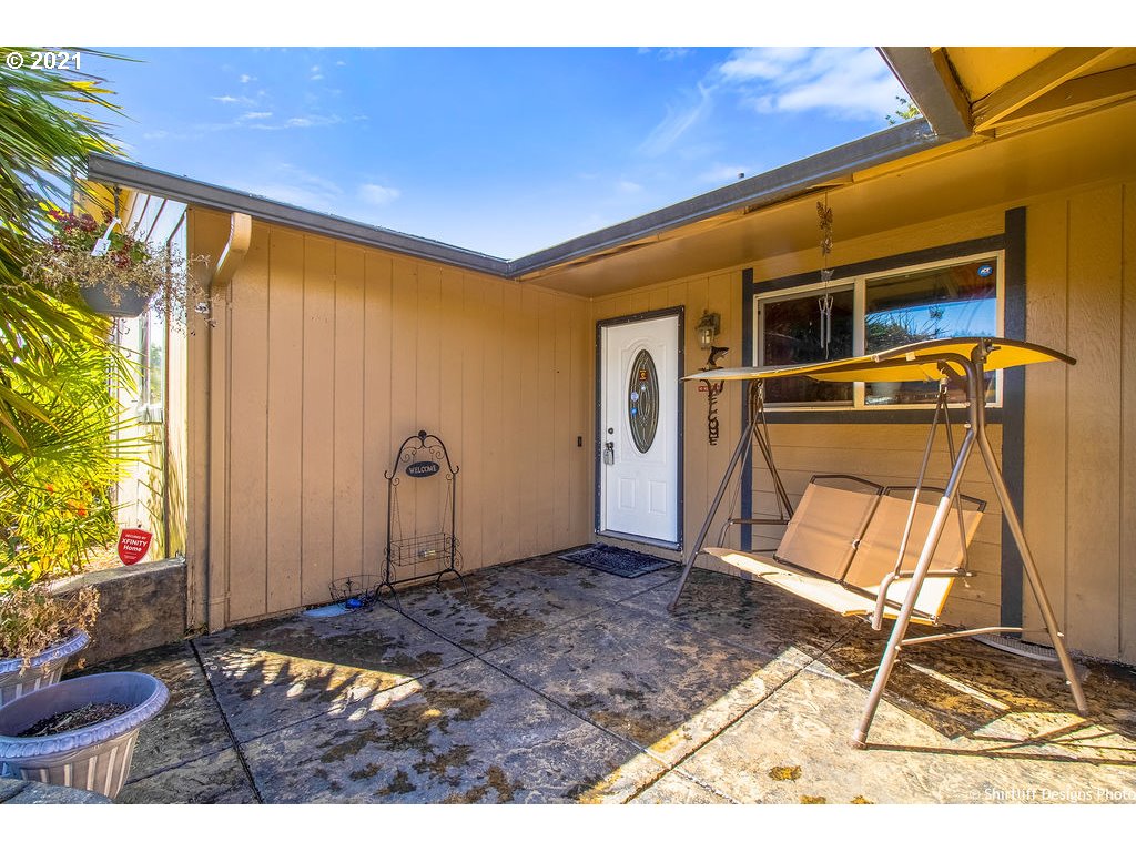6758 A Street Springfield, OR 97478 - Photo 3 of 24