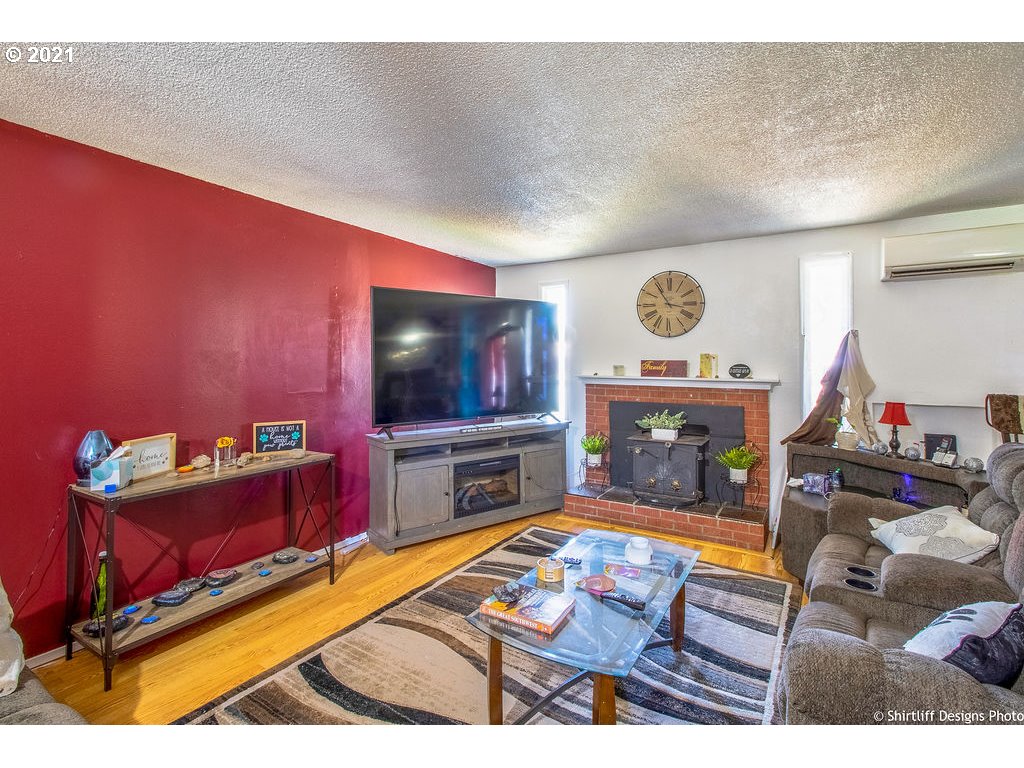 6758 A Street Springfield, OR 97478 - Photo 6 of 24