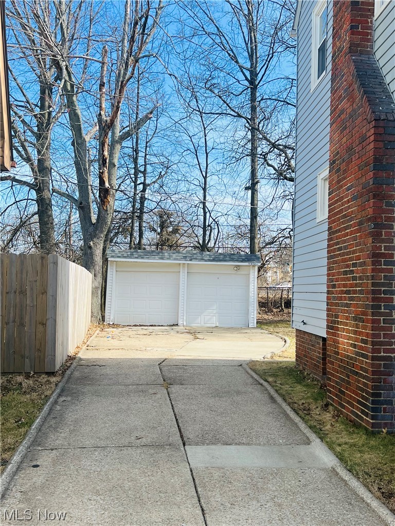 863 Selwyn Road Cleveland Heights, OH 44112 - Photo 2 of 11