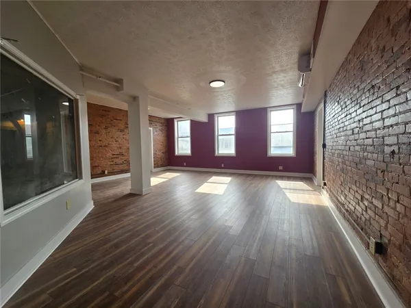 $1,500 | 27 East Main Street, Unit 208, Waterloo, NY 13165