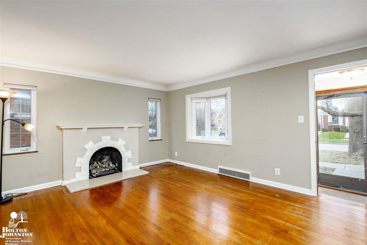 420 Cloverly Road Grosse Pointe Farms, MI 48236 - Photo 2 of 39