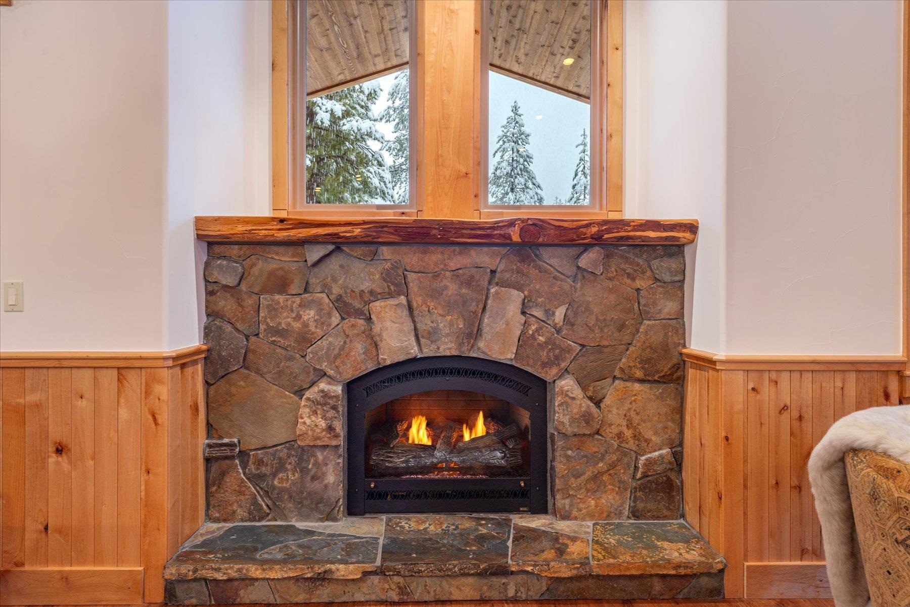 11685 Baden Road Truckee, CA 96161 - Photo 4 of 28