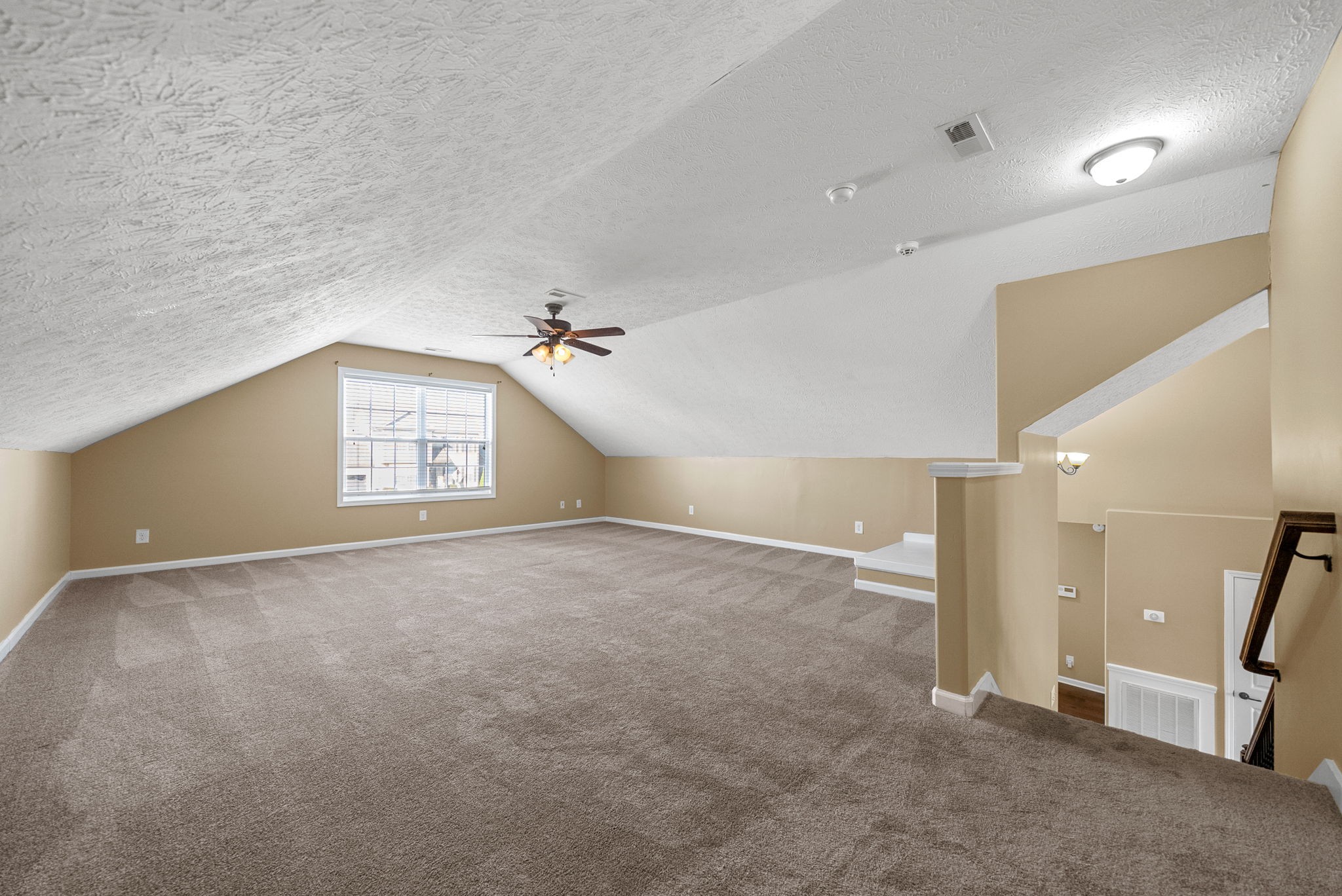 3783 Suiter Road Clarksville, TN 37040 - Photo 25 of 31 an empty room with windows