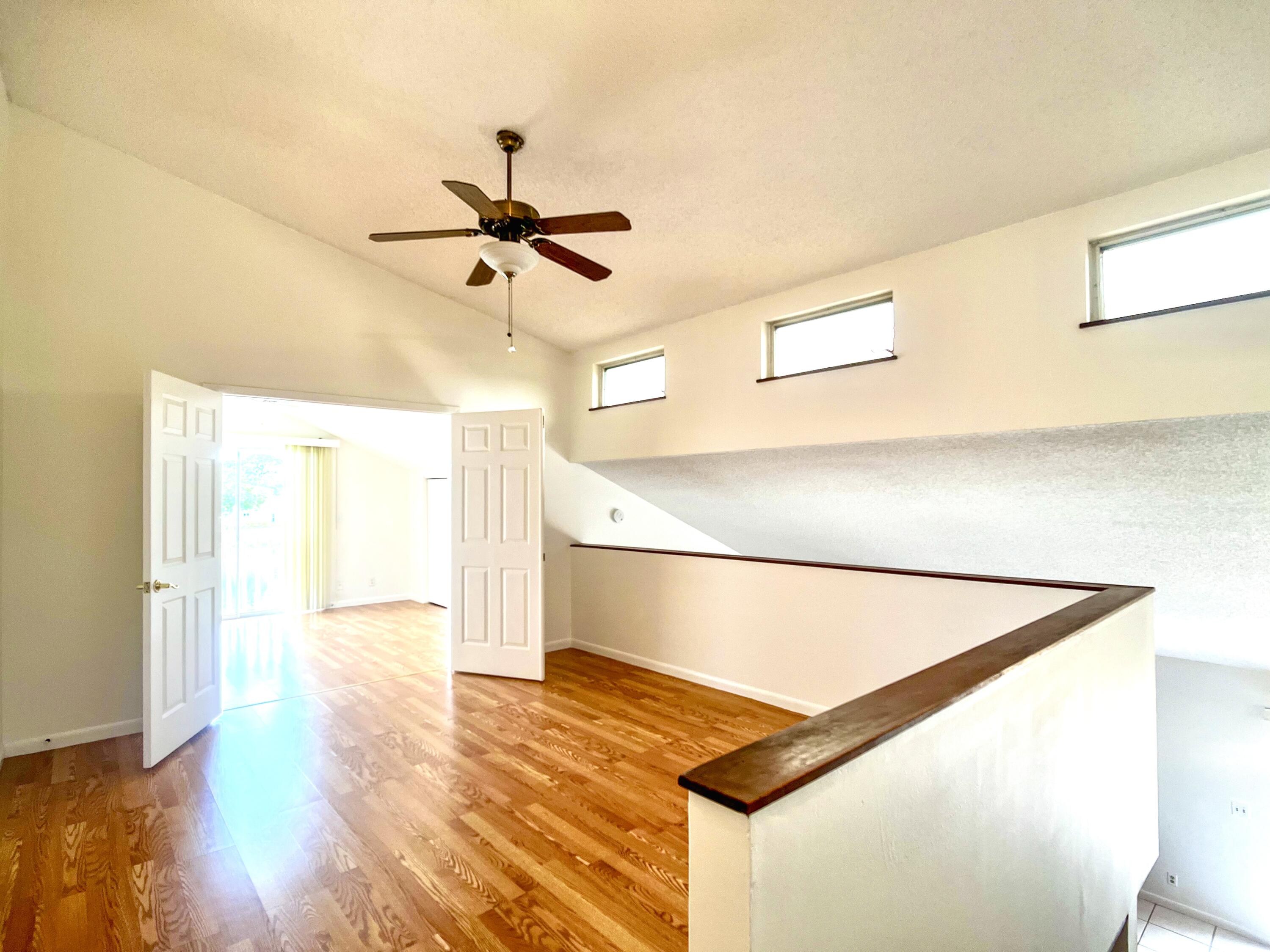 102 Maplecrest Circle Jupiter, FL 33458 - Photo 12 of 18 LOFT