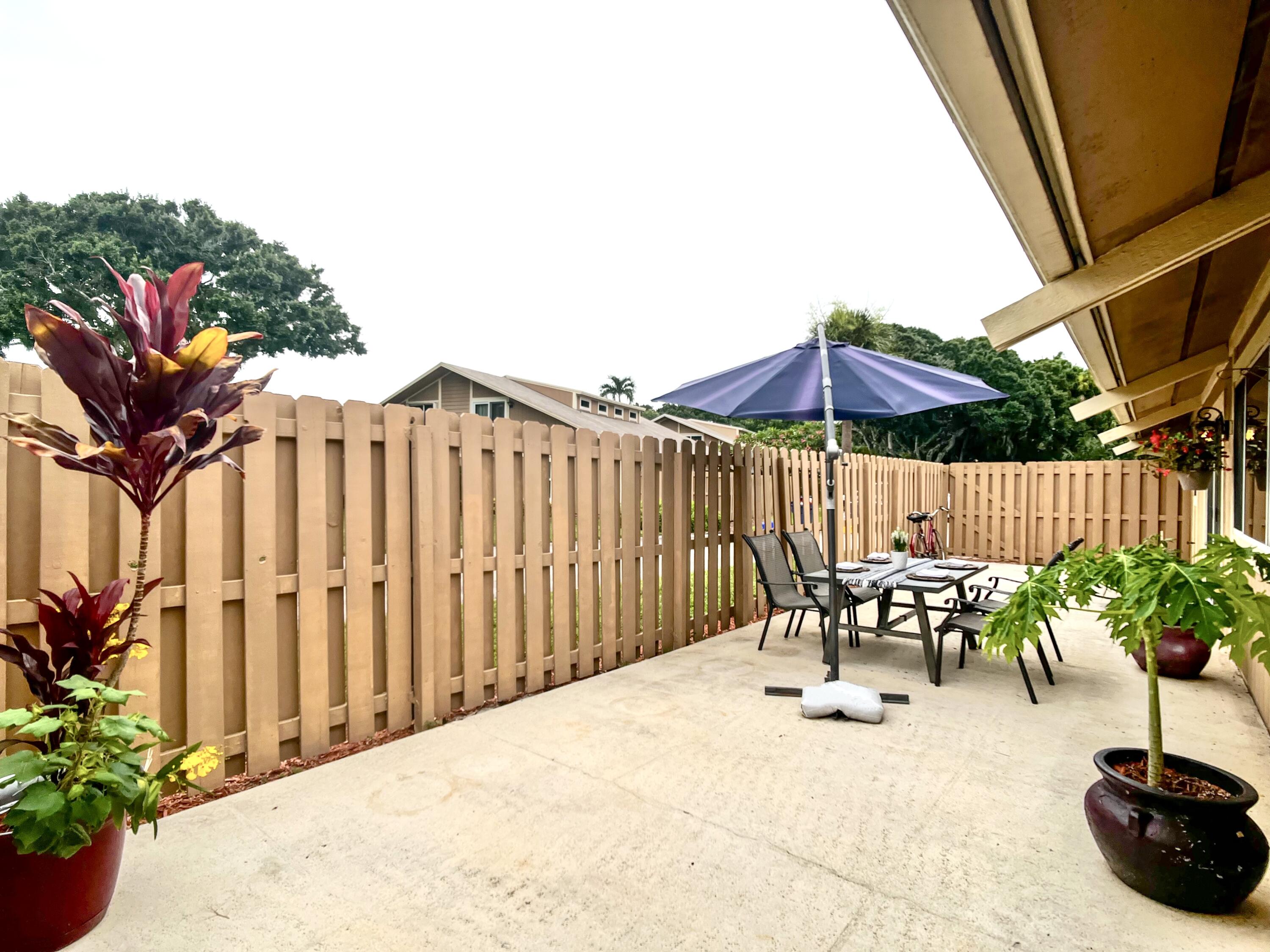 102 Maplecrest Circle Jupiter, FL 33458 - Photo 18 of 18 Large Patio Corner Lot