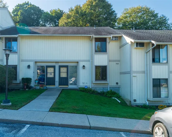 $450,000 | 5 Hammond Plaza, Beacon, NY 12508