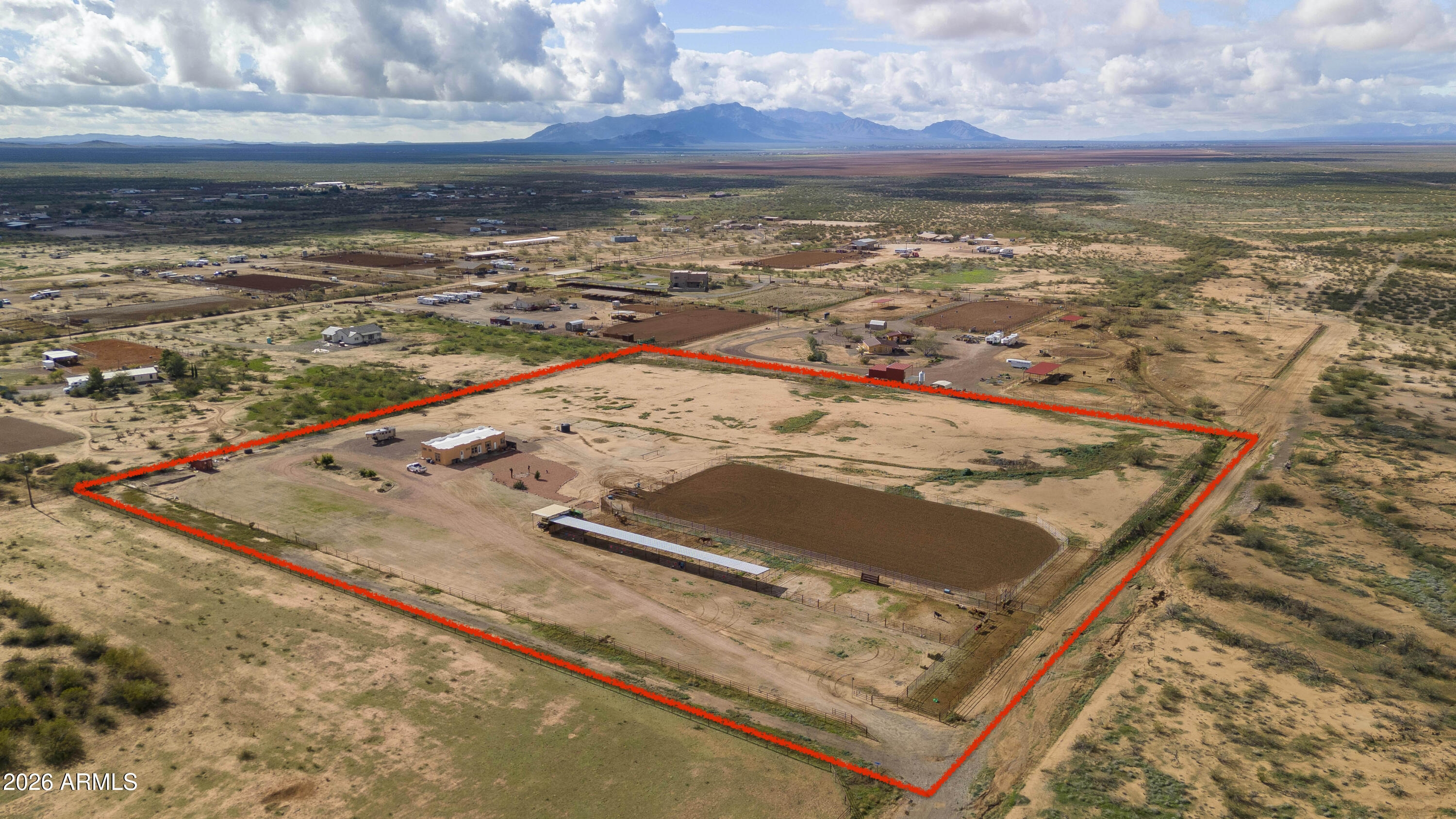 46109 West J-1 Ranch Road Wickenburg, AZ 85390 - Photo 30 of 32 a view of a sky from a balcony