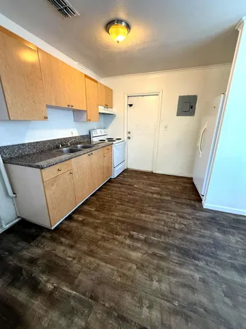 $1,900 | 709 West 4th Street, Riviera Beach, FL 33404