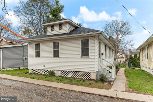 $1,750 | 251 Hickory Street, Oxford, PA 19363