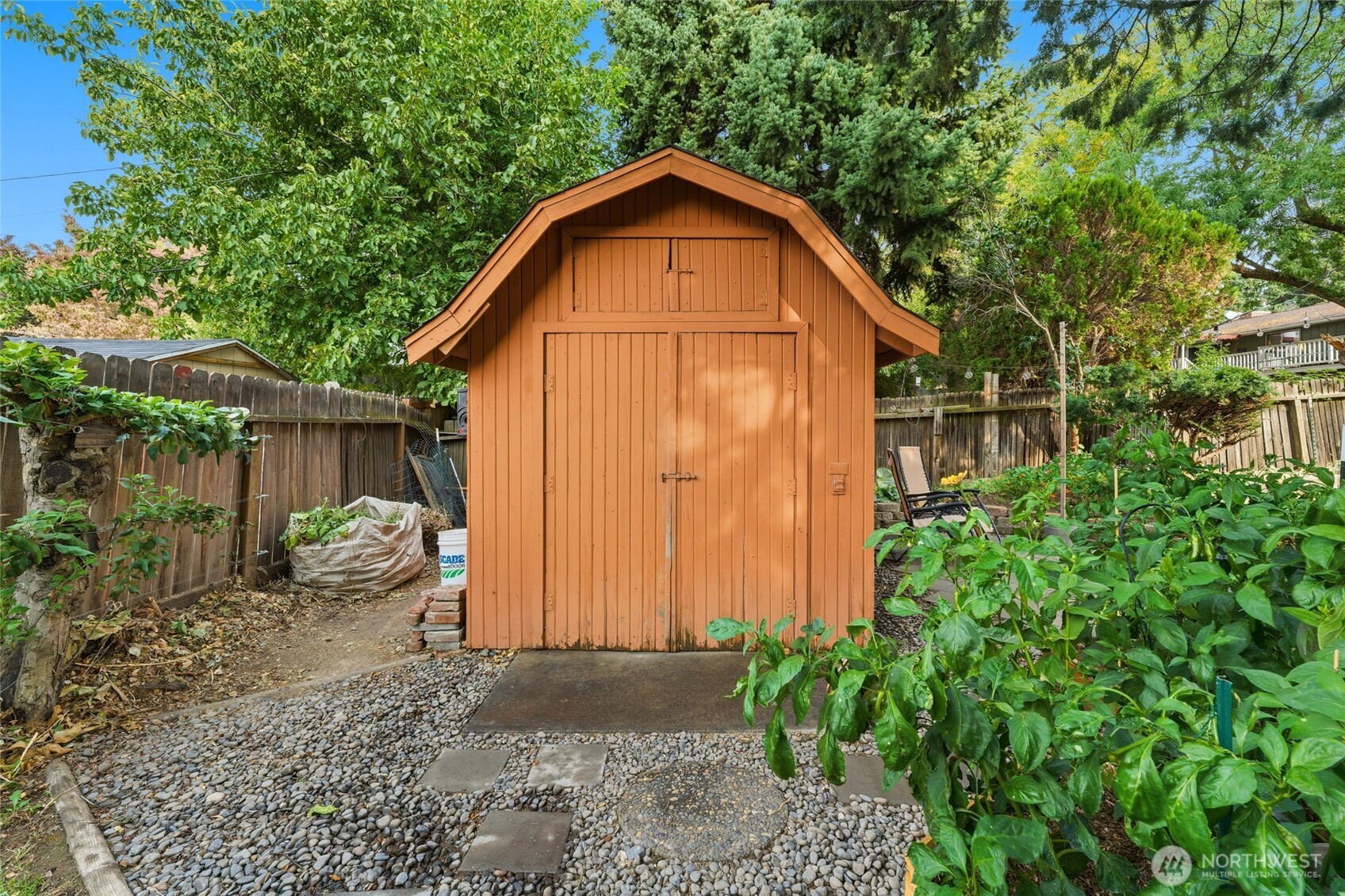 945 Frazier Drive Walla Walla, WA 99362 - Photo 12 of 38 a view of backyard of house with green space