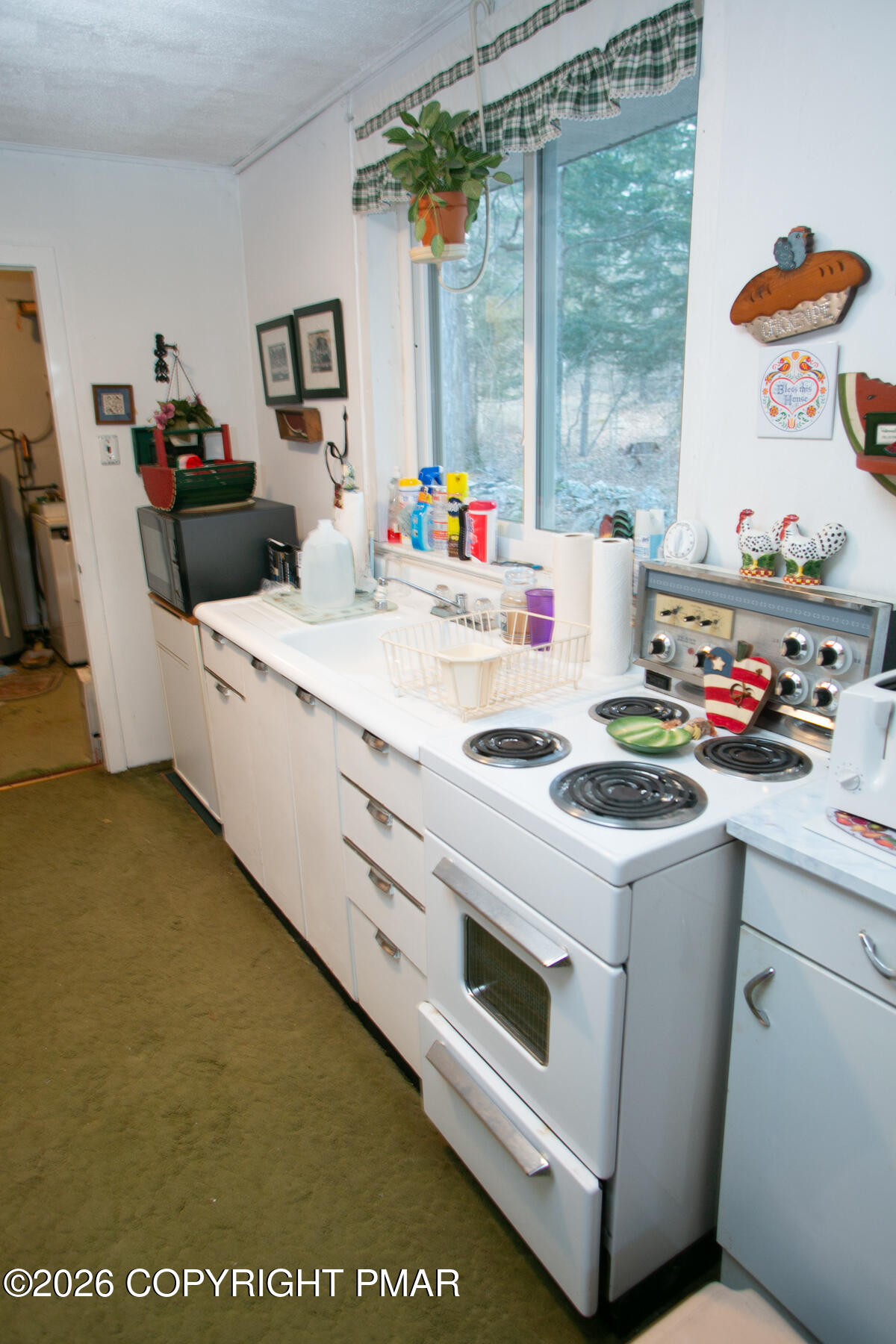 1110 Manzanedo Road East Stroudsburg, PA 18302 - Photo 14 of 29 011526dc017a
