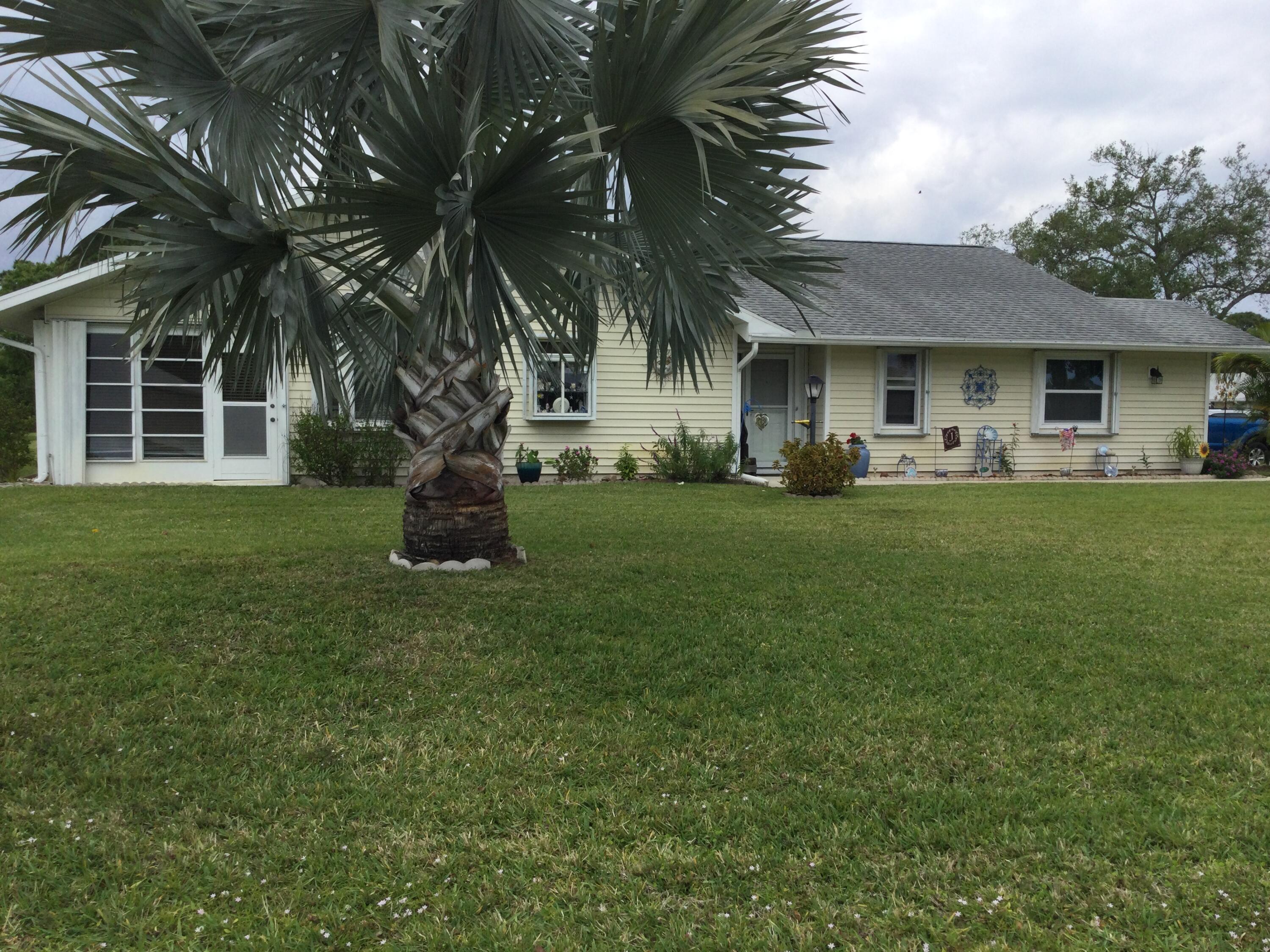 3882 Southeast Canvas Back Place Stuart, FL 34997 - Photo 3 of 22 1A8481B3-CFDD-47AD-8D1C-2AF8ED6EEDC9
