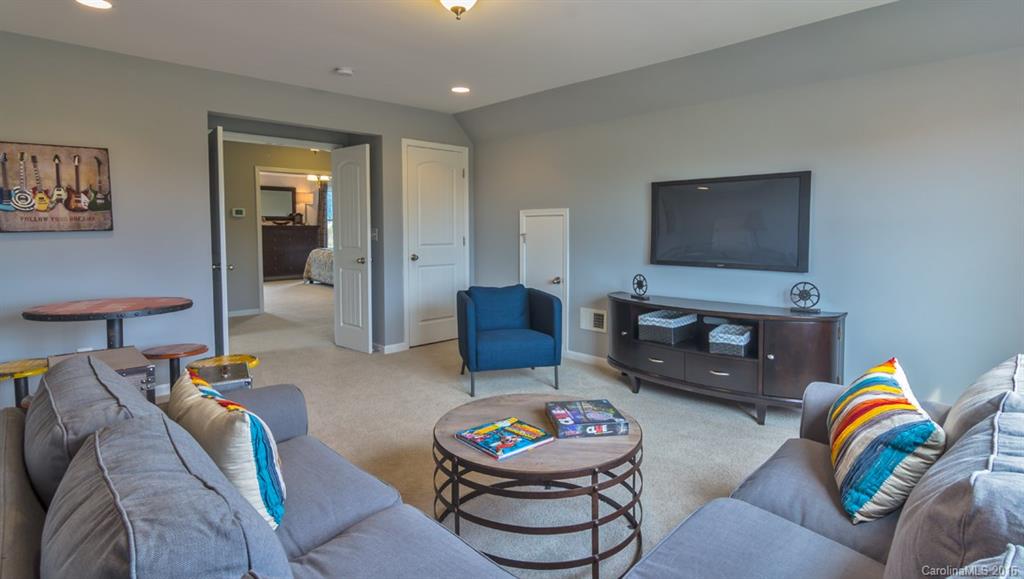 8919 Inverness Bay Road Charlotte, NC 28278 - Photo 4 of 17 Gallery Image 4