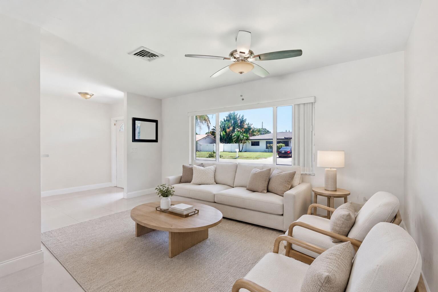 04_Living_Room_and_Front_Entry