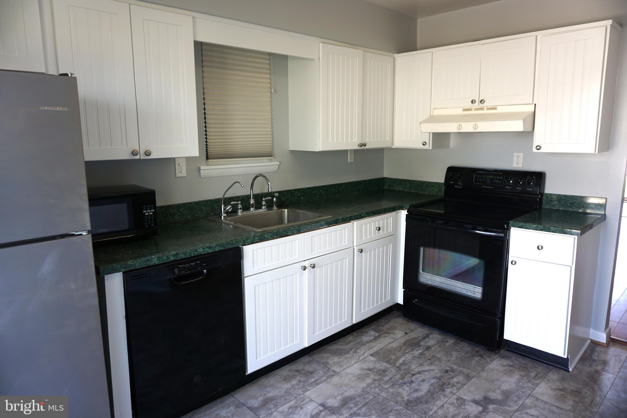 702 Londontown Road Edgewater, MD 21037 - Photo 2 of 27