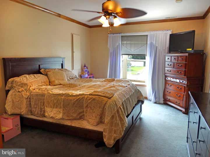 61 Vineyard Road Levittown, PA 19057 - Photo 13 of 25 Gallery Image 13