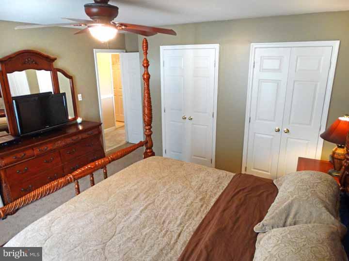 61 Vineyard Road Levittown, PA 19057 - Photo 16 of 25 Gallery Image 16