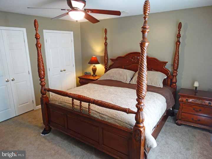 61 Vineyard Road Levittown, PA 19057 - Photo 17 of 25 Gallery Image 17