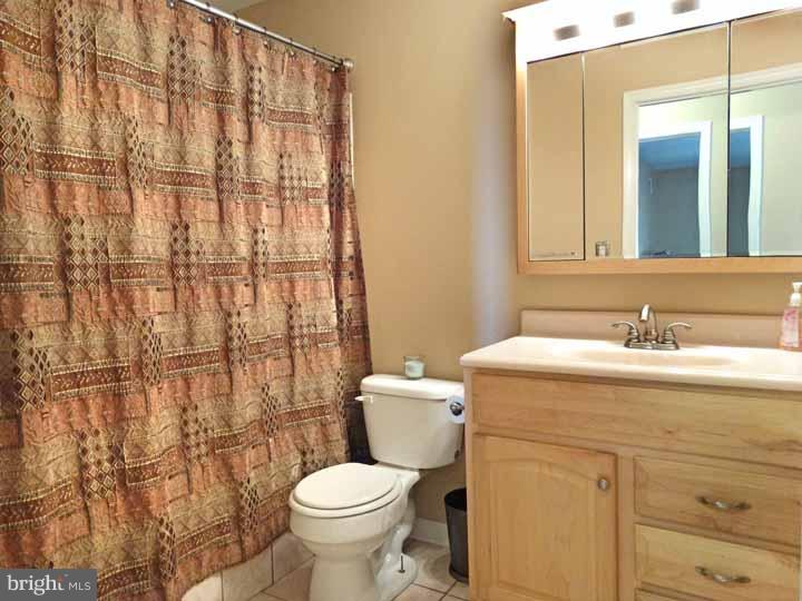 61 Vineyard Road Levittown, PA 19057 - Photo 18 of 25 Gallery Image 18