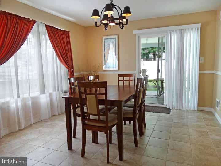 61 Vineyard Road Levittown, PA 19057 - Photo 8 of 25 Gallery Image 8