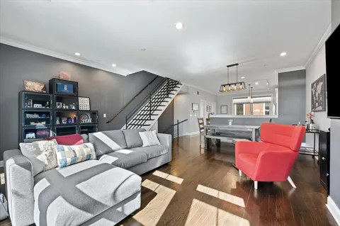 $789,000 | 3443 North Whipple Street, Chicago, IL 60618