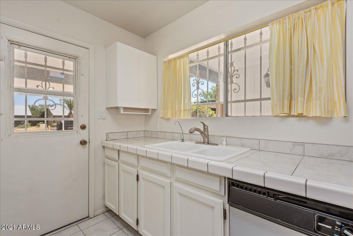 3035 West Hearn Road Phoenix, AZ 85053 - Photo 14 of 35 14-3035 West Hearn Road 14