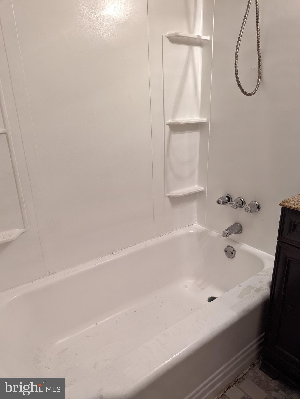4025 Edgewood Road Baltimore, MD 21215 - Photo 20 of 24 Bathroom