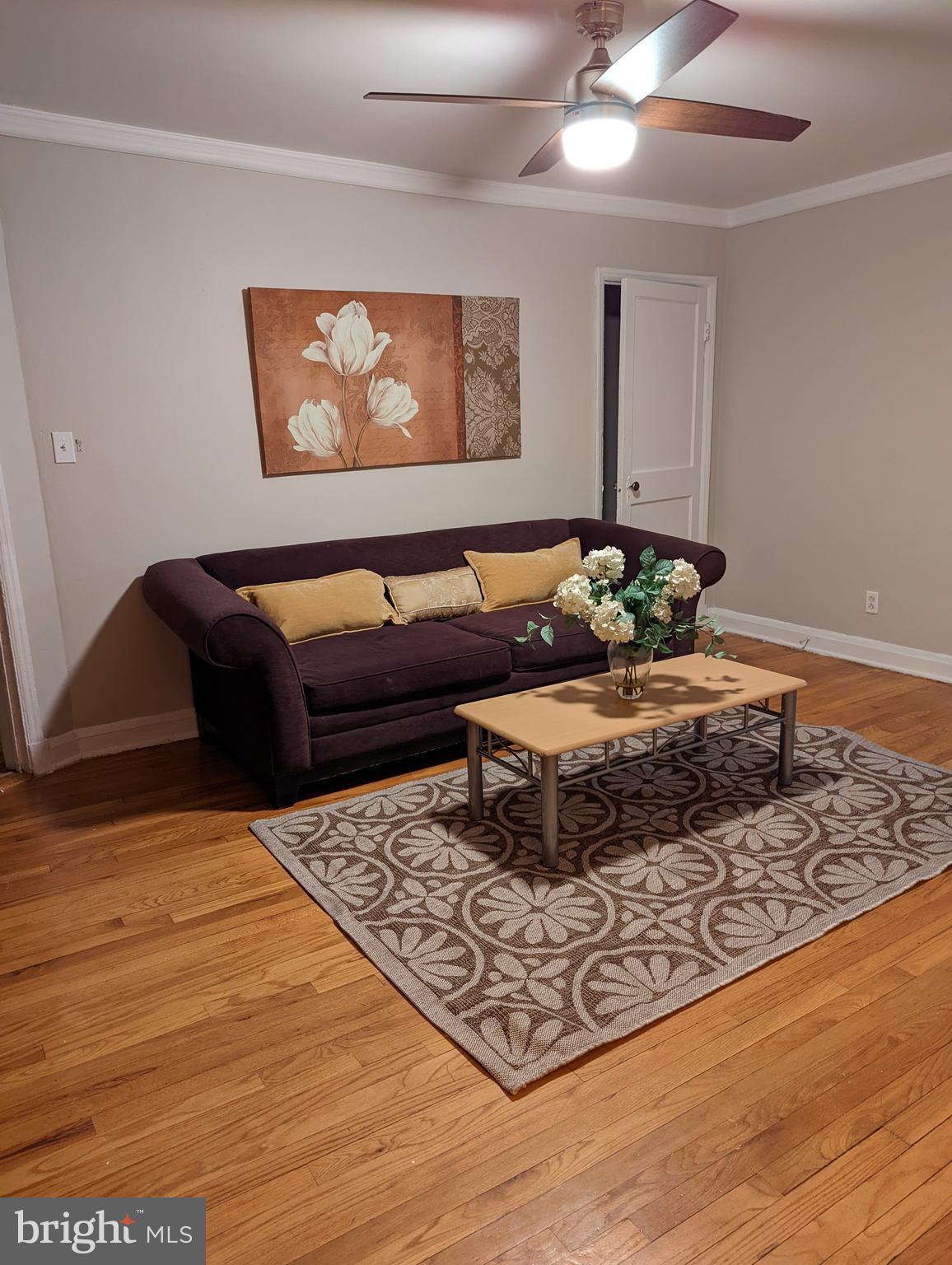 4025 Edgewood Road Baltimore, MD 21215 - Photo 9 of 24 Living Room