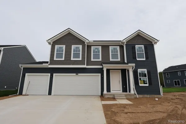 $440,005 | 366 Edge Brook Drive, Holly, MI 48442