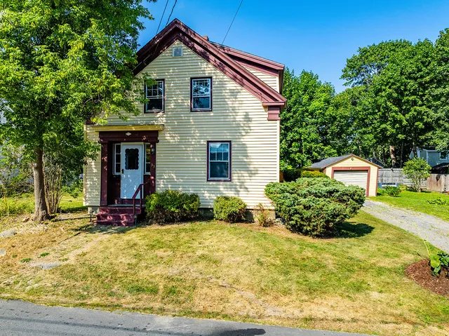 $277,000 | 33 James Street, Rockland, ME 04841