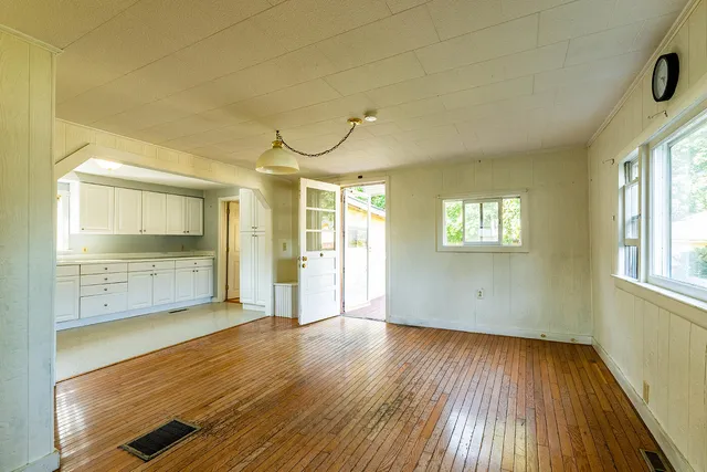 $277,000 | 33 James Street, Rockland, ME 04841