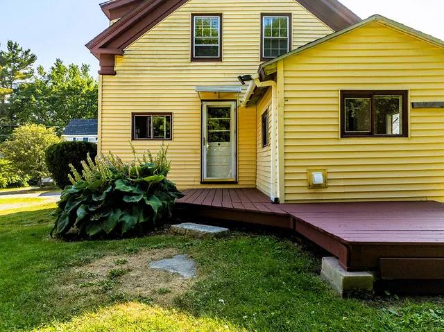 $277,000 | 33 James Street, Rockland, ME 04841