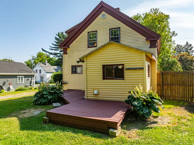 $277,000 | 33 James Street, Rockland, ME 04841