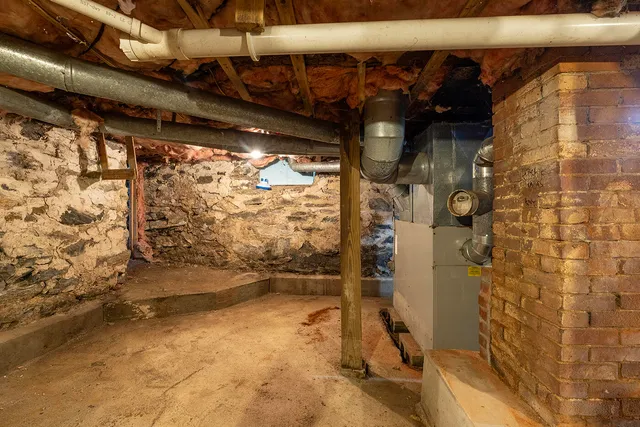 $277,000 | 33 James Street, Rockland, ME 04841