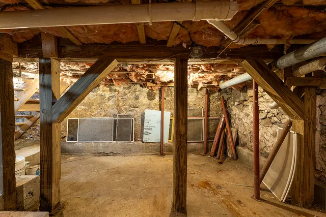 $277,000 | 33 James Street, Rockland, ME 04841