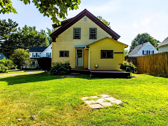 $277,000 | 33 James Street, Rockland, ME 04841