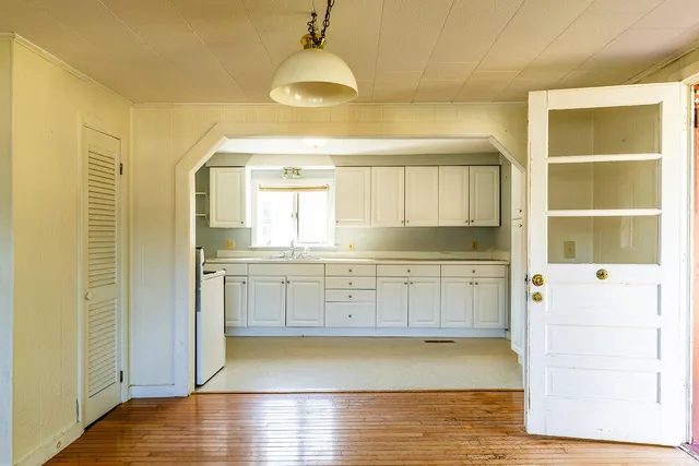 $277,000 | 33 James Street, Rockland, ME 04841