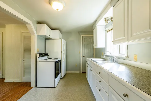 $277,000 | 33 James Street, Rockland, ME 04841